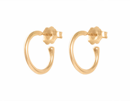 Three-quarter hoops, solid 18k gold