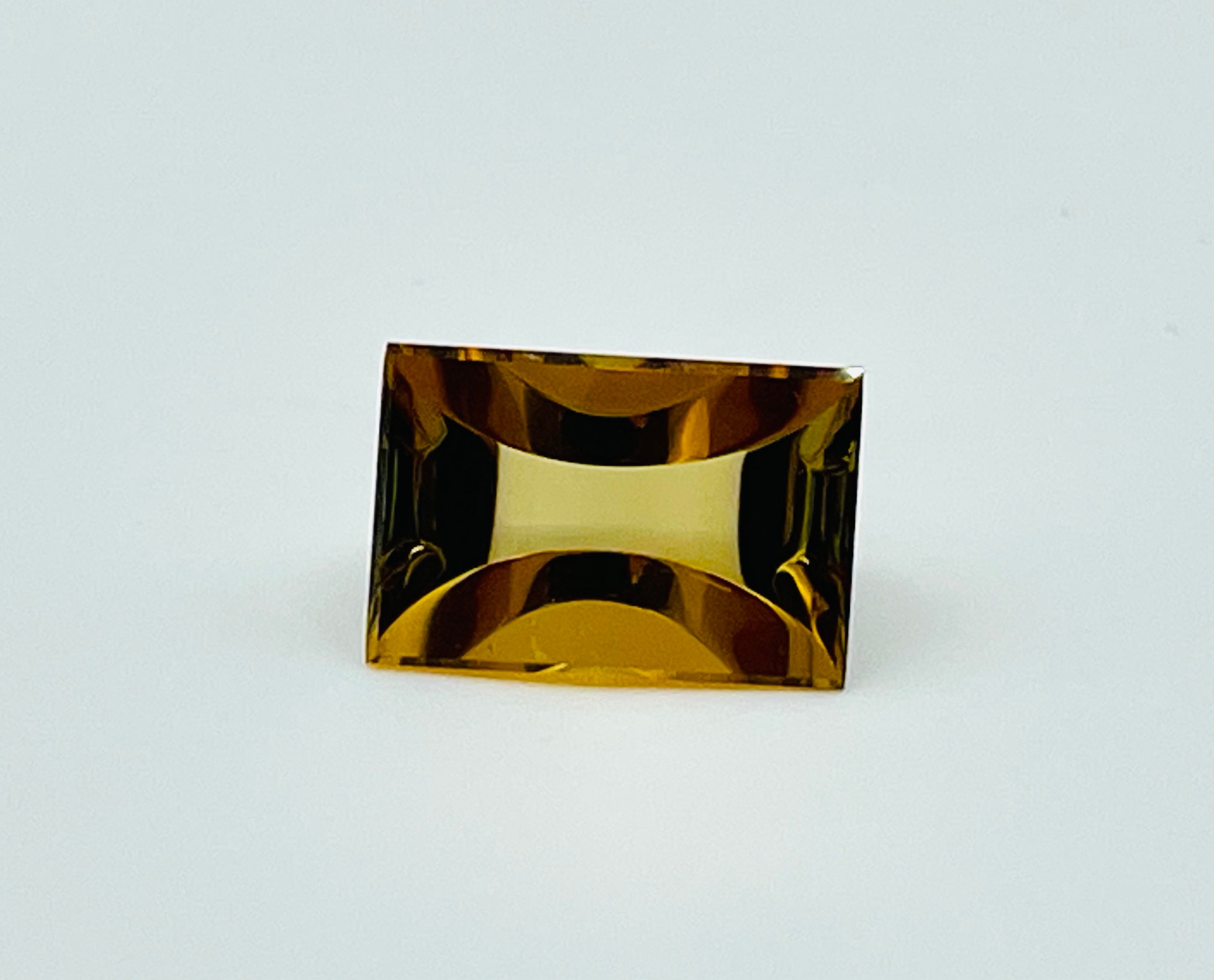 Pleochroic tourmaline