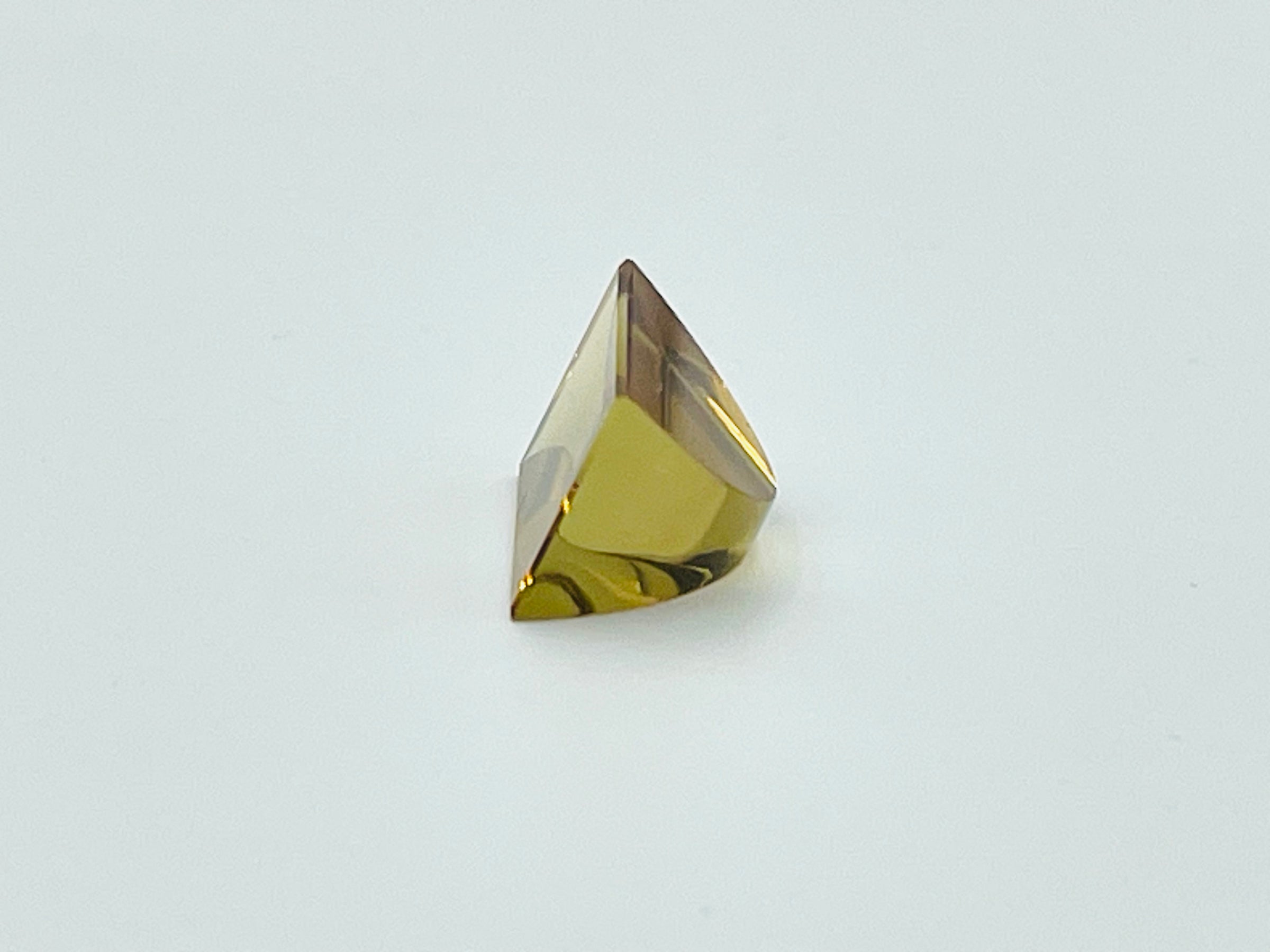 Pleochroic tourmaline