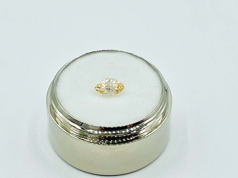 Peach coloured sapphire