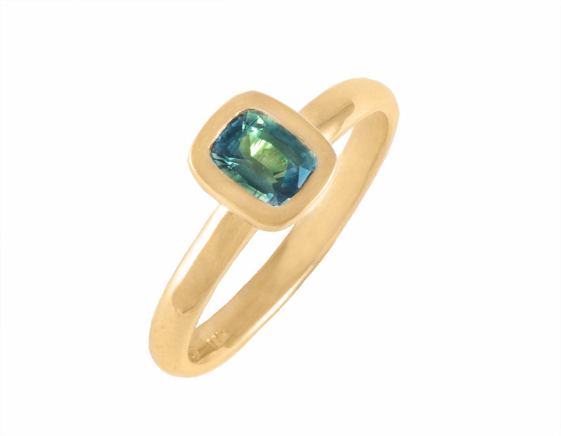 Yellow 18k gold ring with bi-colour sapphire