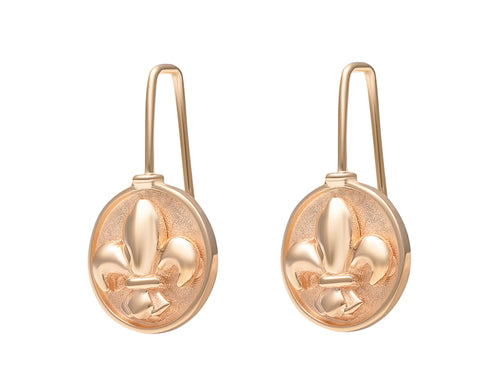 Round drop earrings in yellow gold with fleur de lys carved in relief on shepherd's hooks.