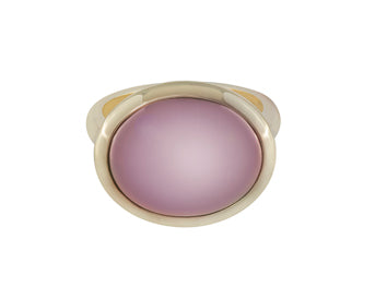 Medium oval signet ring in yellow and rose 18k gold.