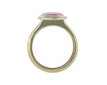Small oval signet ring in green and rose 18k gold.