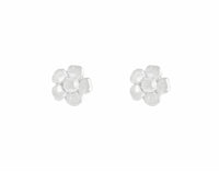 White gold studs in cinquefeuille flower shape