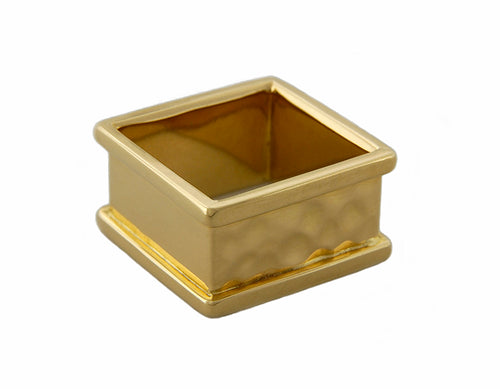 Square band yellow gold, square rims, textured on two sides and smooth on two sides. 