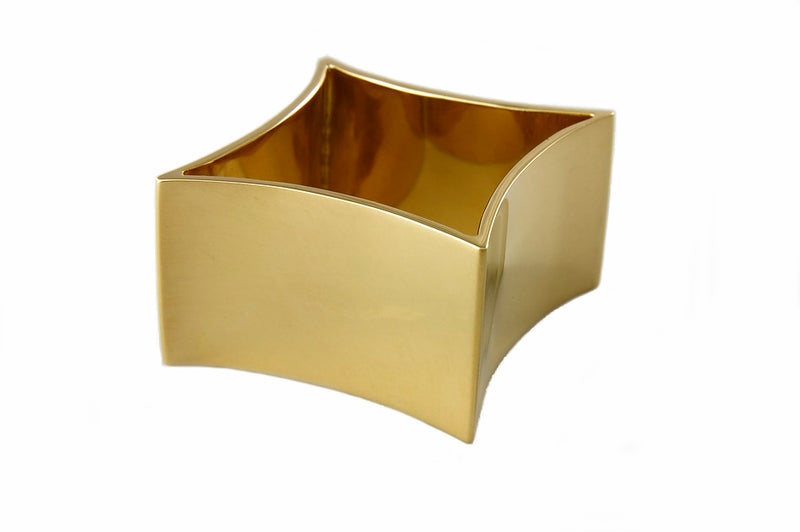 Very large band, square, with concave sides, in solid 18k yellow gold.