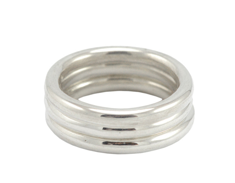Stack of three heavy round bands.
