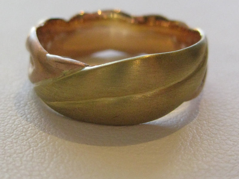 Rose and green gold band, leaf motif.