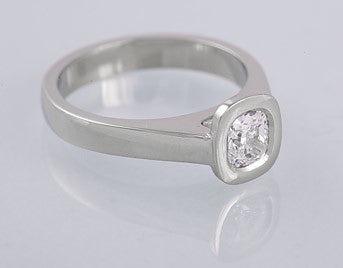 Square diamond ring in white gold.