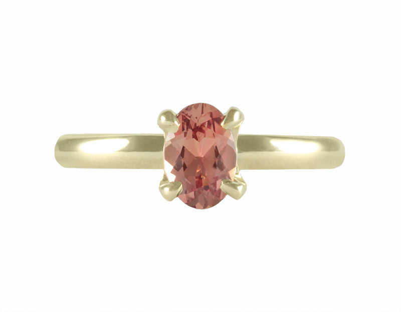 18k green gold ring, peach coloured sapphire